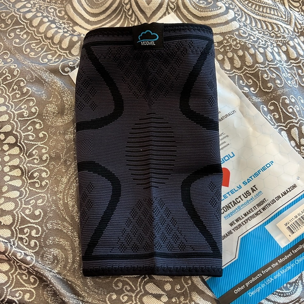Compression Knee Sleeve - Picture 5 of 5